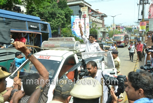 Yettinahole project protest 1